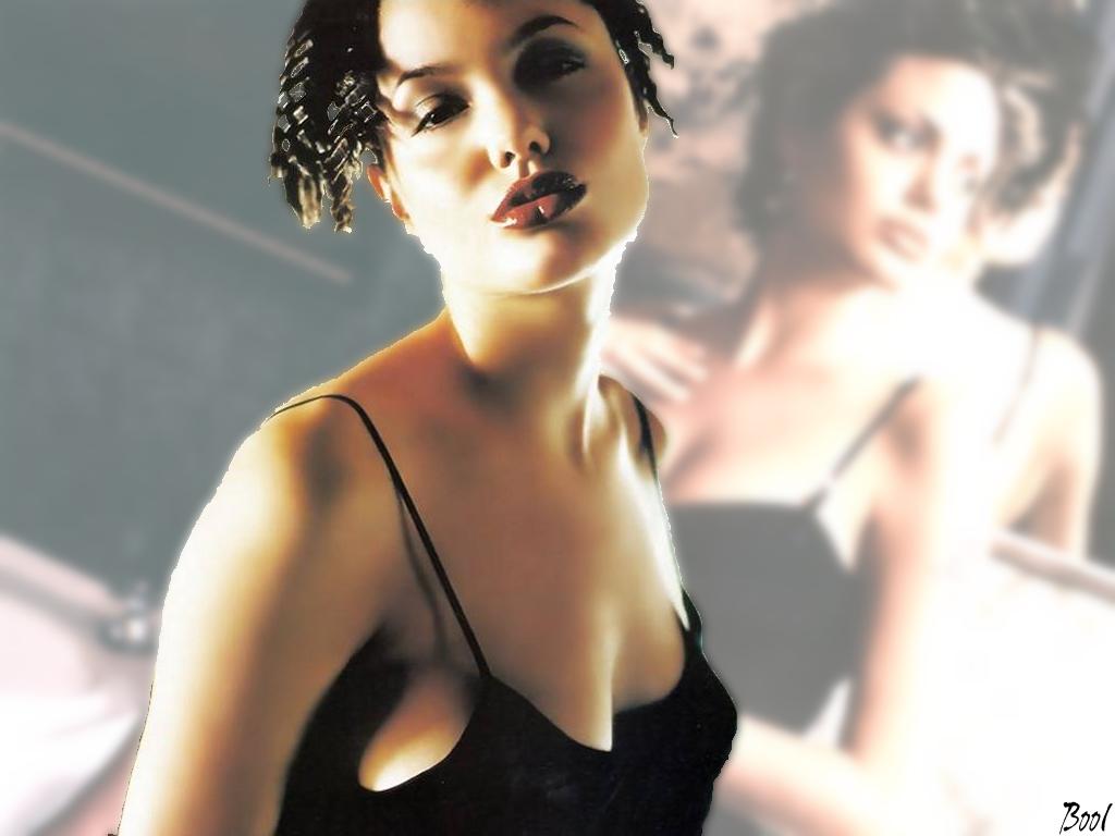 Angelina Jolie image 74